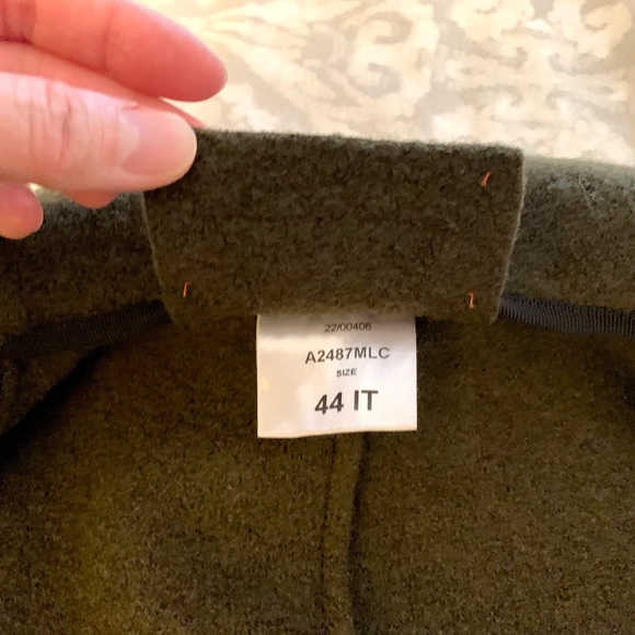 Harris Wharf London Oversized Drop-Shoulder Double-Breasted Wool Jacket - Picture 11 of 15